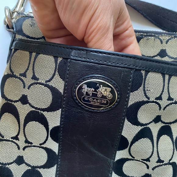 Vintage Coach Black Canvas Monogram Crossbody Messenger Bag Purse Handbag - Picture 10 of 11